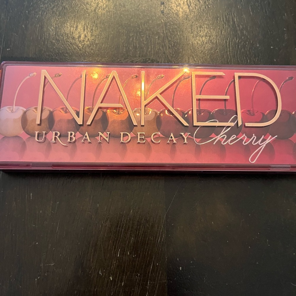 Urban Decay Naked Cherry eyeshadow palette
